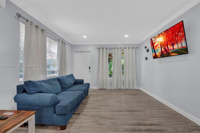 Building Photo - 1716 SW 11th Ct Unit 3