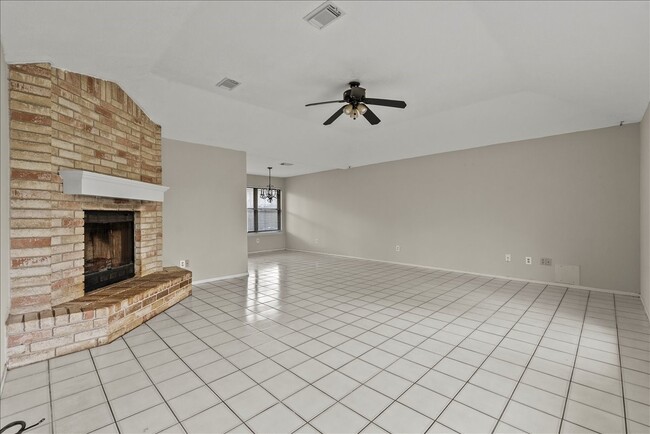 Photo - 2823 Forest Point Dr