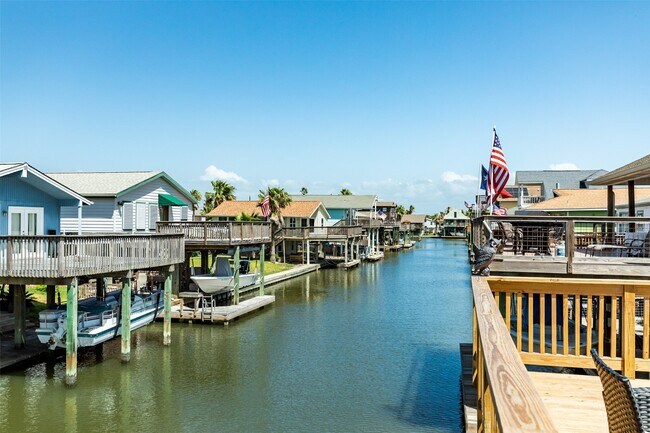 4421 Pelican Rd