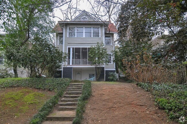 Building Photo - Charming 2-Bedroom Home in the Heart of Co...
