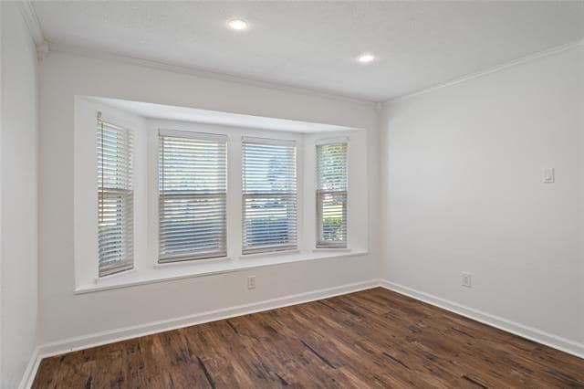 Photo - 2113 Live Oak Dr