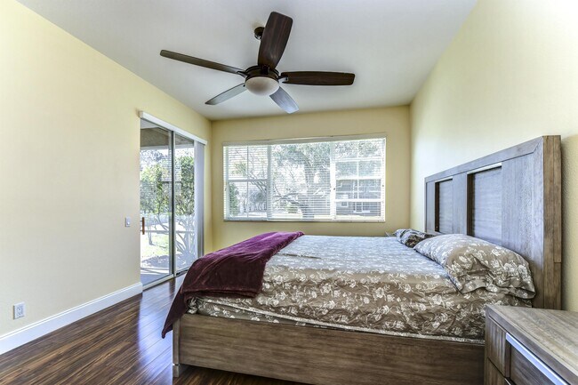 Photo - 3292 Covered Bridge Dr E