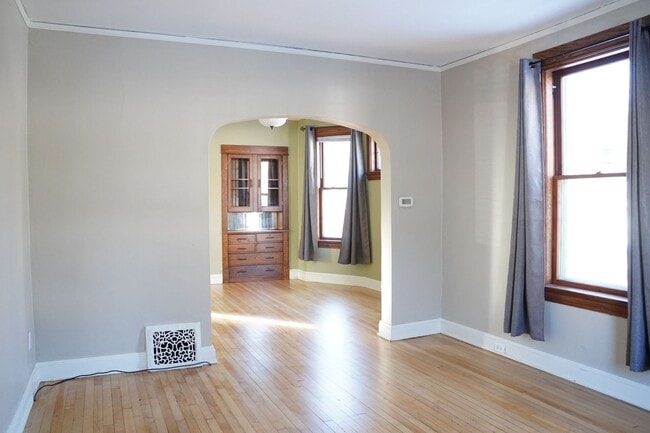 Photo - AVAILABLE JUNE - 3 BED 1 BATH