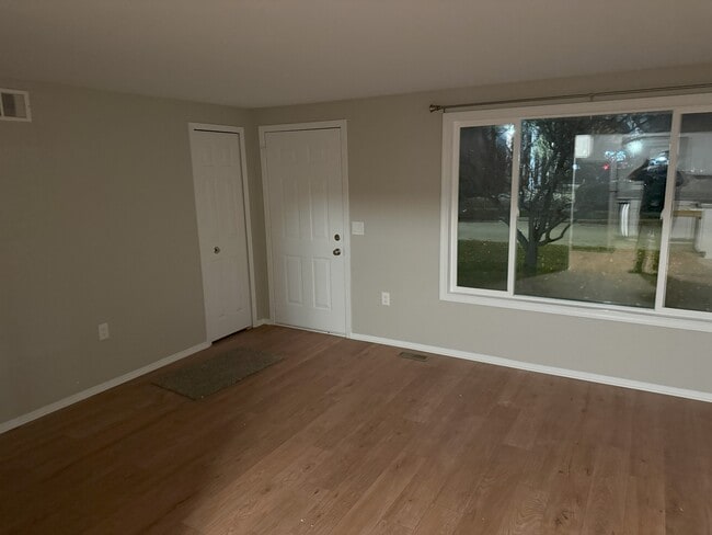 Photo - 29193 Dardanella St