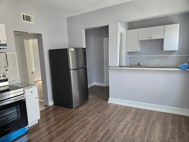 Photo - 289 Division St