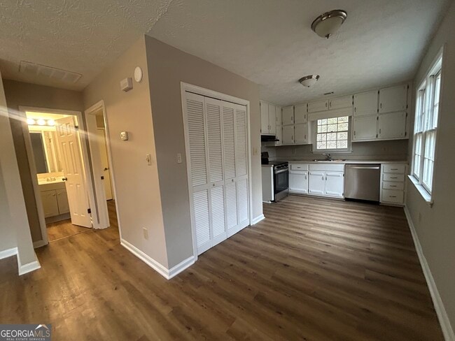 Photo - 90 Meadowbrook Ct