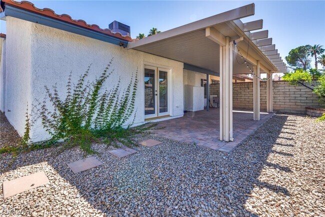 Photo - 2504 Sidonia Ave