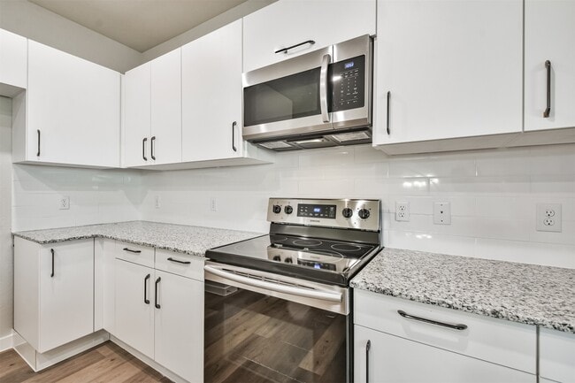 Building Photo - 25133 Pacific Wren Dr