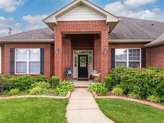 Photo - Spacious 4-Bedroom, 2 BA Ranch Home, 2 Car...