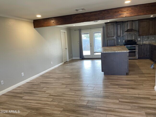 Photo - 3511 E Greenway Ln