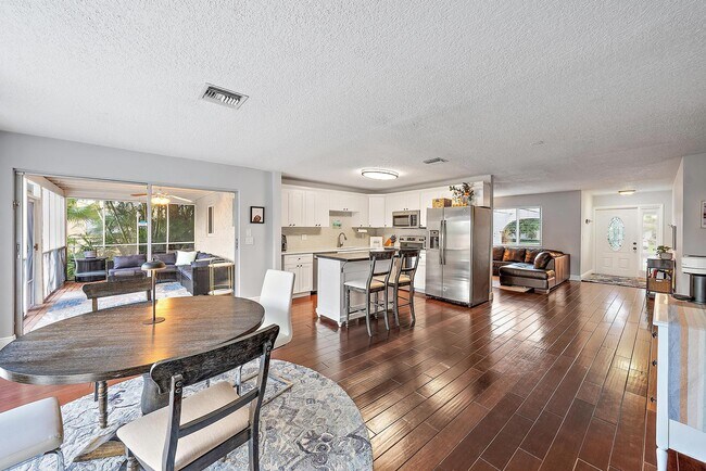 Photo - 3931 Flag Dr