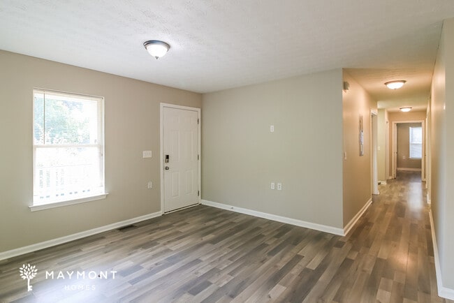 2087 Lakewood Trail SE