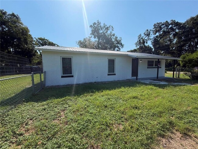 2401 NE 19th Ave