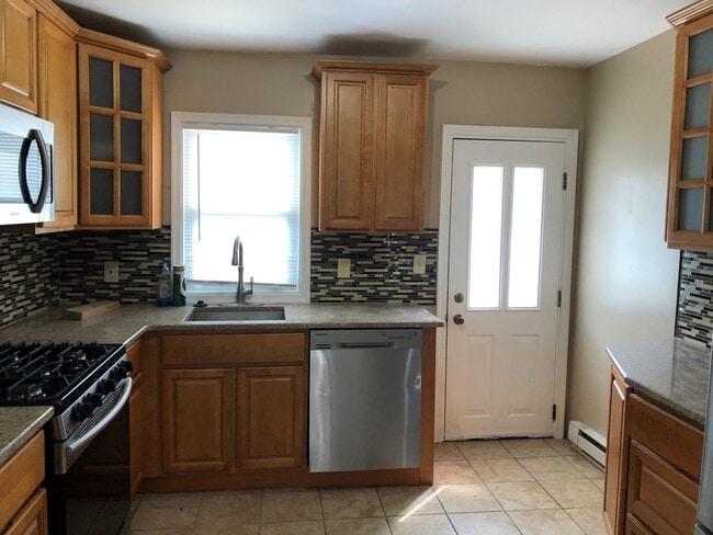 Photo - Gorgeous Home - Holmesburg