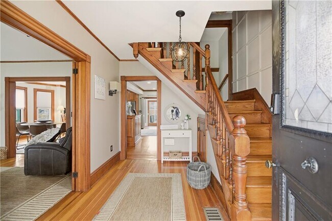 23 Clinton St