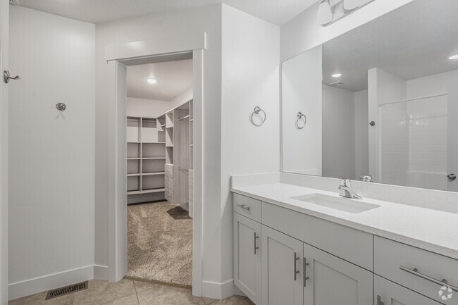 3BR, 2.5BA - 1,520SF - 1st Bathroom