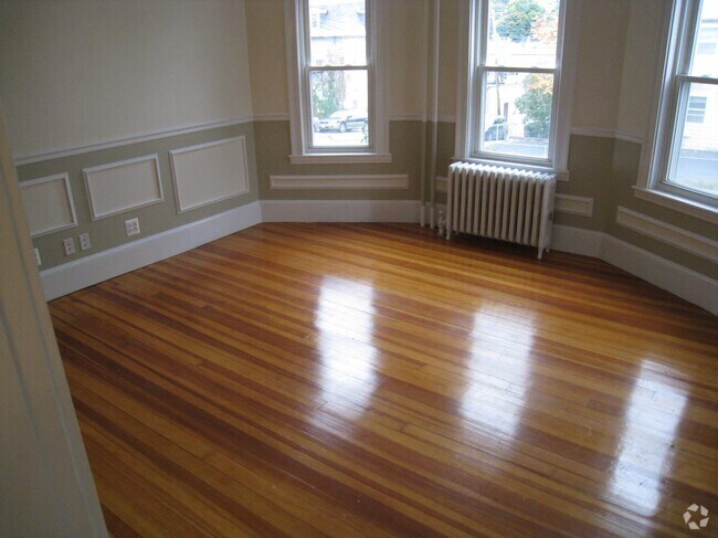 Building Photo - 18 Bigelow St Unit #1 Rental