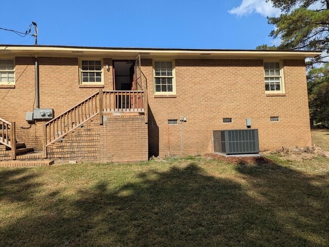 Photo - 609 Rucker Dr S