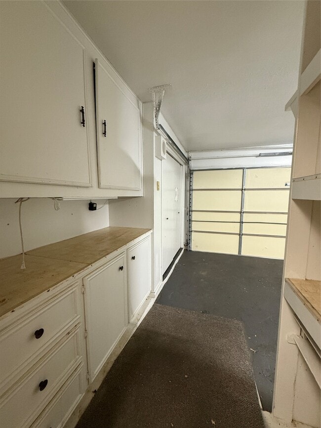 Building Photo - 16 Golf Vw Mnr