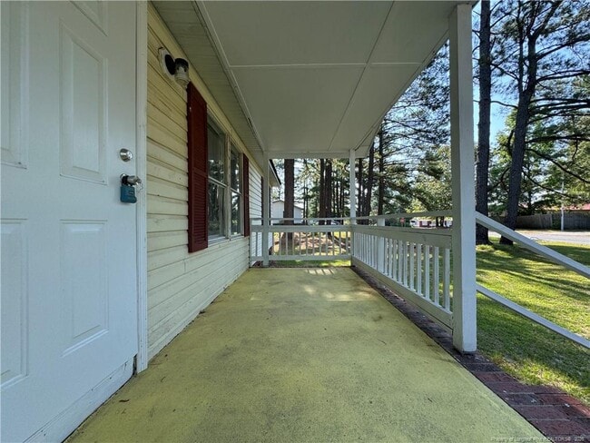 Photo - 511 Inverary Dr