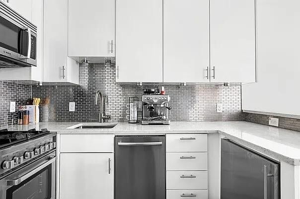 Building Photo - 66 Madison Ave