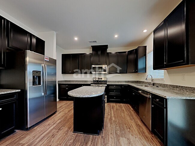 Photo - 5038 Twin River Dr