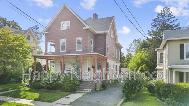 Photo - 183 Elm St House