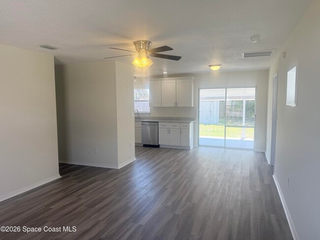 Photo - 2780 Floresta Dr NE