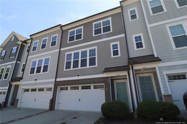 Building Photo - 1405 Regents Ln