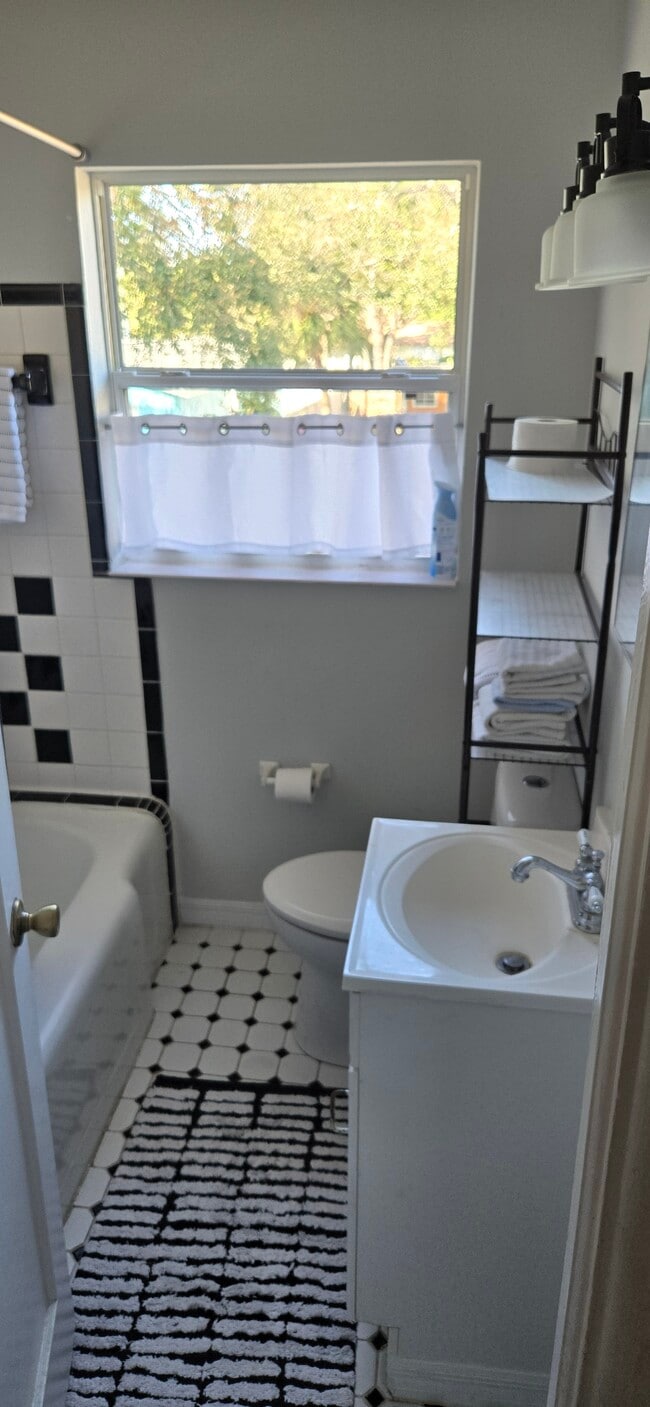 Photo - 5455 5th Ave S