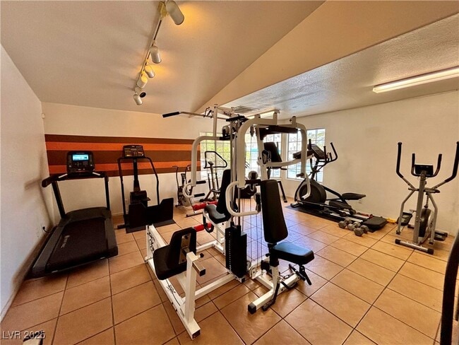 Building Photo - 2011 Cutlass Dr Unit -