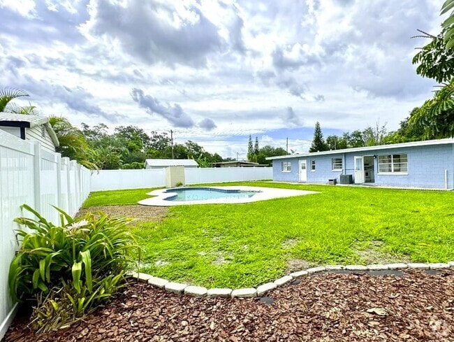Building Photo - 1515 Sawyerwood Ave Rental