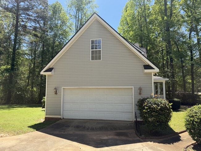 Photo - 230 Clinton Crossing Dr