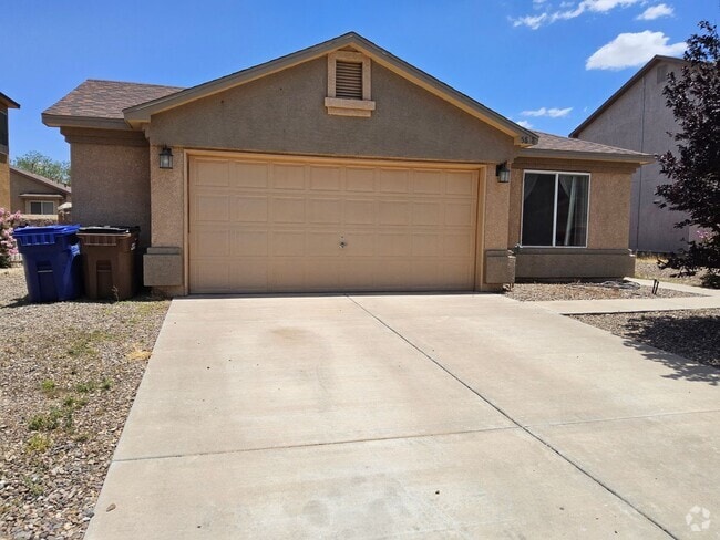 Building Photo - Clean THREE Bedroom Home For Rent