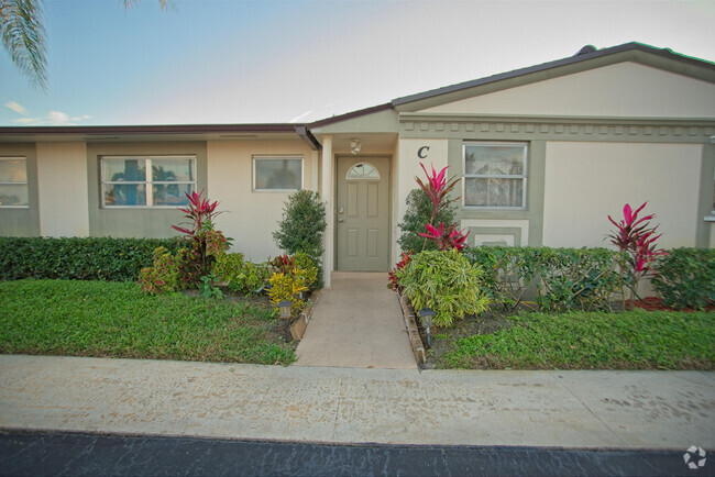 Building Photo - 2833 Crosley Dr W Rental
