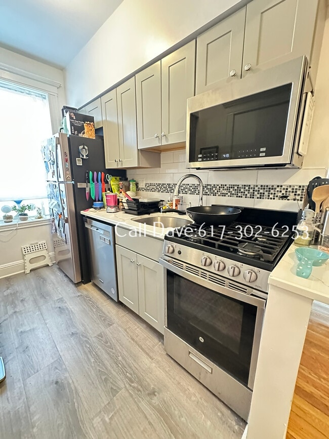 Building Photo - 7 Carol Ave Unit 7