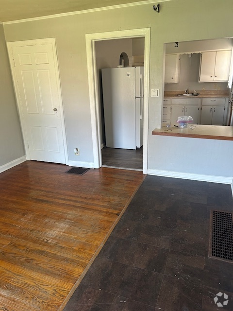 Building Photo - 4256 Crittenden Ave Rental