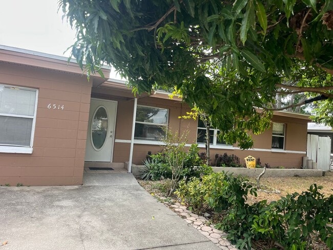 Building Photo - 6514 34th Ave N