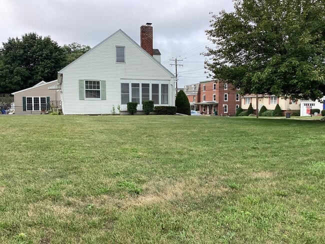 Photo - 225 N Grant St