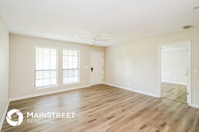 Photo - 421 Jonquil Ct