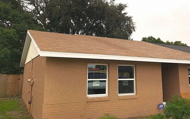 Building Photo - 6916 Longmeade Ln