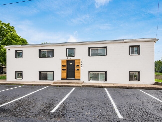 Building Photo - 940 Shoemaker Ave Unit Apt A