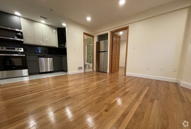 Building Photo - 1801 Beacon St Unit 1 Rental