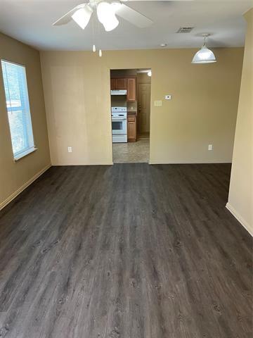 Photo - 810 W Beddell St