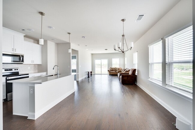 Photo - Awesome energy-efficient 4BE/2.5BA home in...