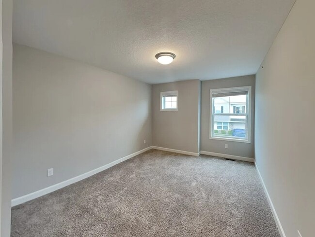 Photo - 1263 142nd St E