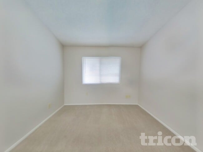 Photo - 5212 N 69th Ave