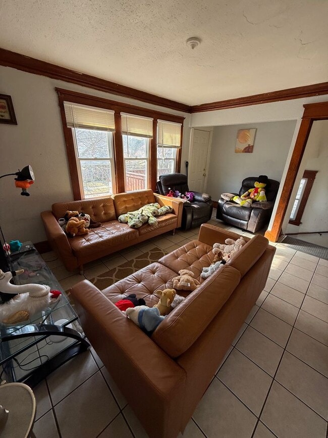 Building Photo - 3600-02 N Vel R Phillips Unit Upper