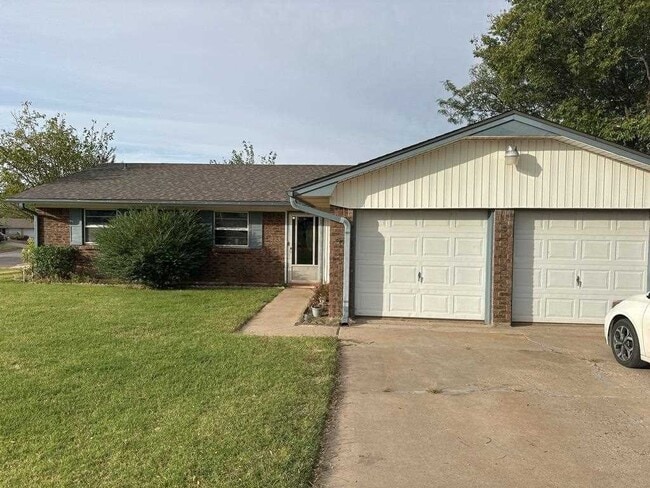 Building Photo - 4708 SE Sunnymeade