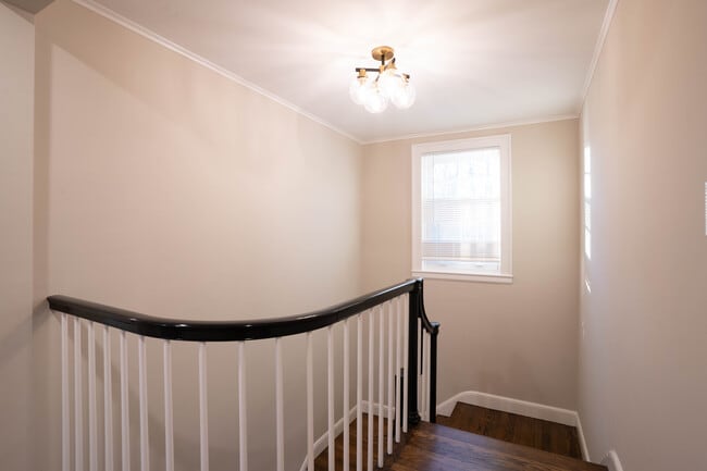 Photo - 40 Puddingstone Ln